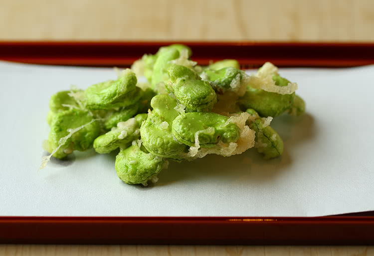 季節を愛でる「春野菜の天ぷら」